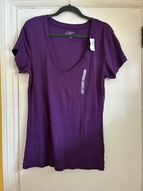 Old Navy purple V neck tee